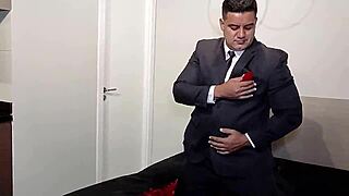 Yuri Gaúcho delivers a big boss cumshot