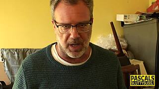 i luv this wam fetsh ebony babe ridin and throatin my cock