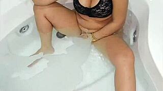 Cadeira Erótica Hidromassagem Plug Anal Gozando - Pamela Pantera