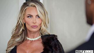 Milfy Bbc-Craving Mob Wife Phoenix Gets What She Wants