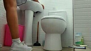 MI PROFESOR DE INGLES ME ENSENA MUY BIEN