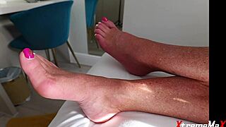 Hot blonde milf rimming and golden shower