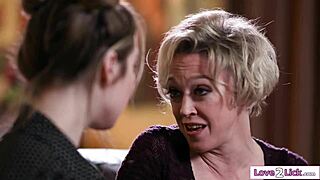 Fan Girl Licks Milf Voice Actress Of Her Favorite Character!