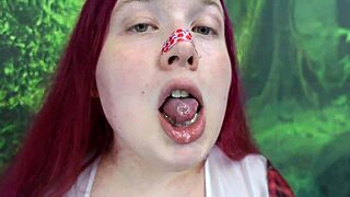 chubby tranny booty shake twerk dildo fuck closeup