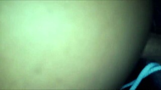 Minha enteada veio me mostrar seu shortinho no cusinho