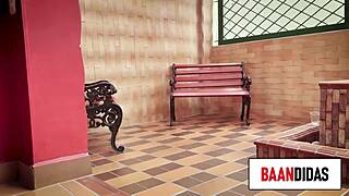 Mi vecino pervertido entra a follarme a mi casa por ser una sucia zorra