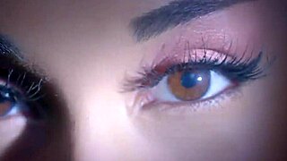 Ariana Grande, Focus on Her Sexy Tongue!