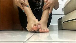 hey, watch this brazilian solo teasing with black socks removal and spitting on toes 😏