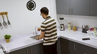 Hey, those thieves pose as strippers to fuck the landlord and steal everything