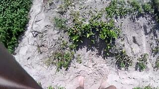 Safada Fazendo Sexo Na Beira Da Praia!