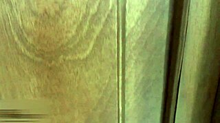 mi hermanastra me pide venirme en su cara