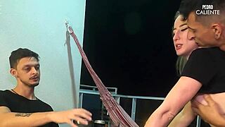 Coloquei Casada Pra Mamar Na Frente Do Corno E Ela Sentou Forte Na Minha Pica