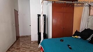 He sucks his roommate after seeing a naked photo