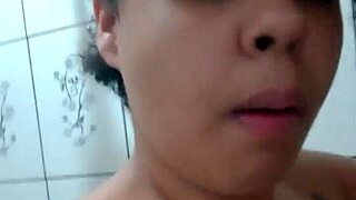 puta depravada shows wet pussy sensualizing for camera to get cock