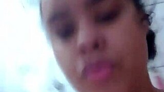 puta depravada shows wet pussy sensualizing for camera to get cock