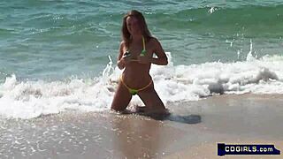 Cute Amateur Teen Naked First Time