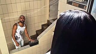 vizinho me espionou pela janela aproveitei pedi ajuda