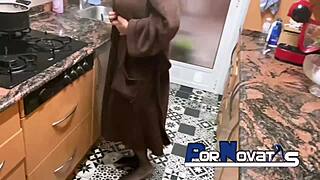 rubia espa�ola de vacaciones en barcelona con victor bloom