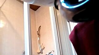 Sexy Amonwan in hidden cam spying scene