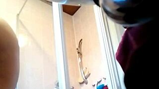 Sexy Amonwan in hidden cam spying scene