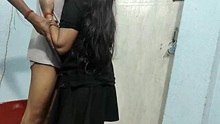 प्यारी Teen 18+ नौकरानी की मालिक द्वारा बड़ी गांड चुदाई हिंदी ऑडियो में