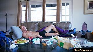 Stunning babe rides and poses in erotic fantasy 😘