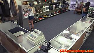 Young spex pawnee cockriding for cash