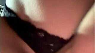 Why is that big ass riding the dildo so deliciously?