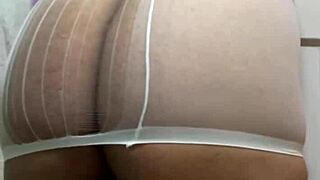 Nafida flaunts her big ass in a fetish session