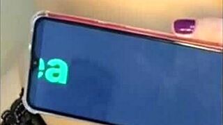 Movimento e sedução seios naturais balançando de quatro e uma cavalgada de costas que envolve o POV Brasil - amador - peitos grandes - naturais - dando de quatro - morena gostosa