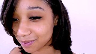 Hey, cute brunette teen 18+ sucks big cock in studio 😏