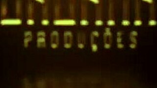 enfiando no cuzinho rapidinho no banheiro