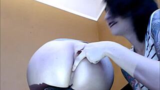 Tranny Fingering Her Girlfriends Ass