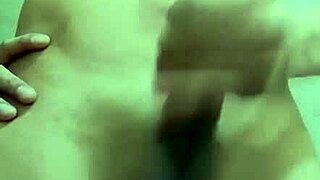 Flaco Vergon Pajeando En El Ba�o Del Trabajo