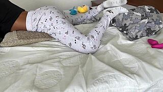 Bored Teen Toys Masturbation!