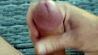 Je Me Branle Et Je Jouis Sur Mon Ventre