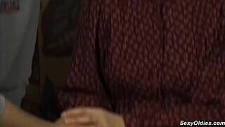 Skinny Hairy Pussy and Armpits Mature Lady Gets Fucked by Big Dick