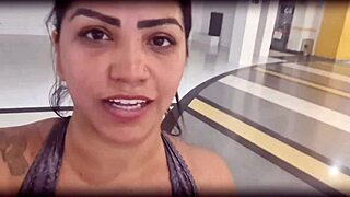 ficou suadinha na academia tive que gozar dentro da sua buceta molhadinha