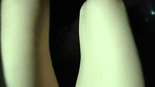 shemale peeing outdoors!