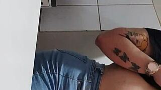 latina milf fucked while cooking and creampied