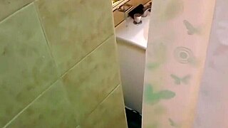 BEAUTIFUL LATINA HOUSEWIFE IN SKIRT IS BEST