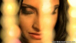 Indian girlfriend strips nude teasing with erotic dance