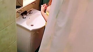 BEAUTIFUL LATINA HOUSEWIFE IN SKIRT IS BEST