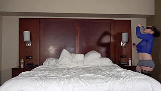 Fitness gilf rims bbc ass in sweaty interracial lick fest 👅🍑💦