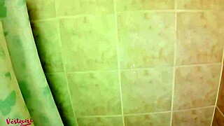 BEAUTIFUL LATINA HOUSEWIFE IN SKIRT IS BEST