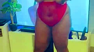 uhm... shaved pussy playin' with my amateur lesbian friend... so hot