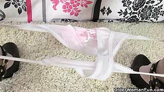 i meant to say this older lady's leggings look fun... part 201