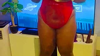 uhm... shaved pussy playin' with my amateur lesbian friend... so hot