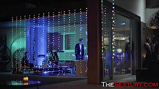 i'm horny cougar want threeway after party pleasee