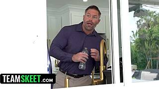 i couldn't resist hooking up with my boss to keep my babysitter job... his cock felt amazing